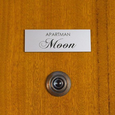 Apartment Moon Ровінь Екстер'єр фото