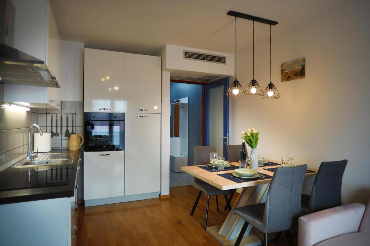 Apartment Moon Ровінь Екстер'єр фото