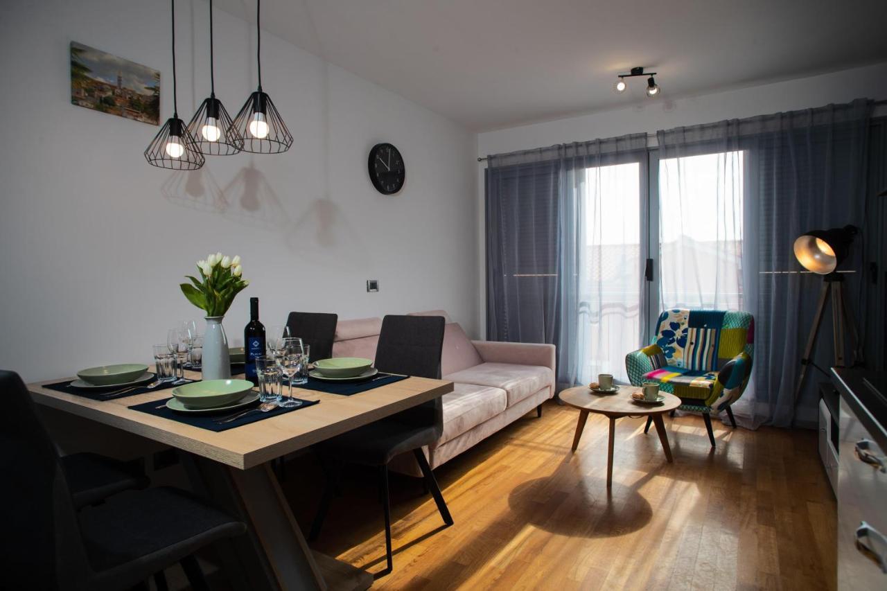 Apartment Moon Ровінь Екстер'єр фото