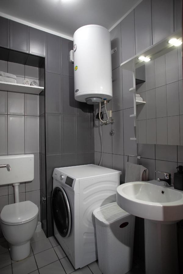 Apartment Moon Ровінь Екстер'єр фото